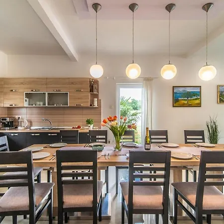 Roza By Kompas Vila *