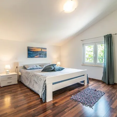 Roza By Kompas * Vošteni