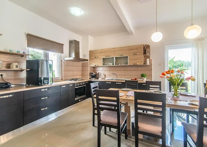 Roza By Kompas Villa Vošteni