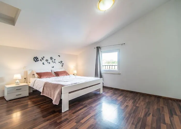 Roza By Kompas Villa *